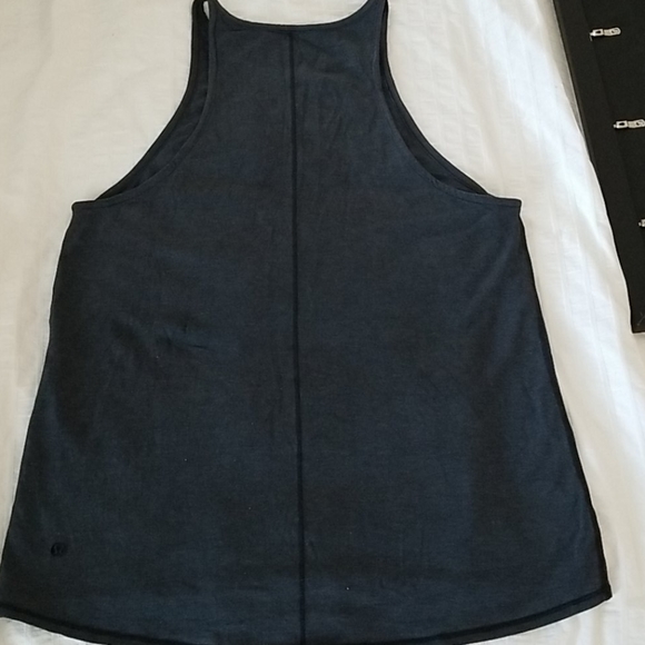 Lululemon workout tank - Picture 2 of 5